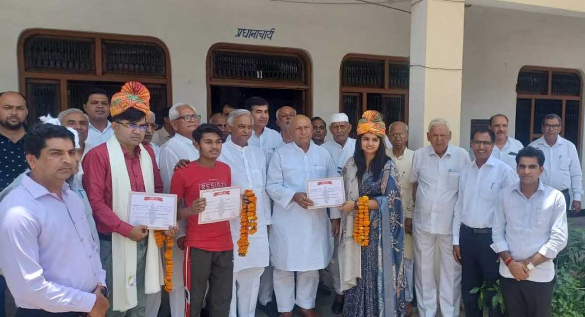 गुर्जर विद्या सभा ने किया प्रोफेसर बने युवाओं का सम्मान